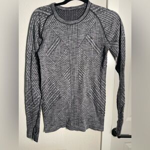 Lululemon long sleeves shirt, Size is Unknown